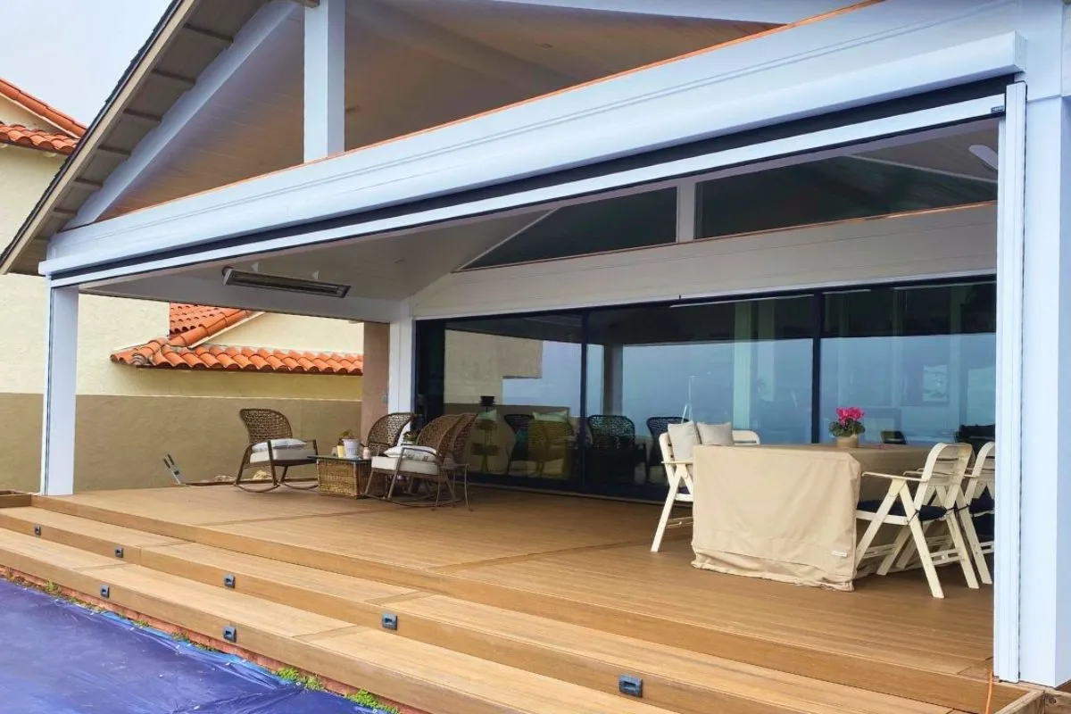 Detail — 4.5" Tiffany Cut hood close-up